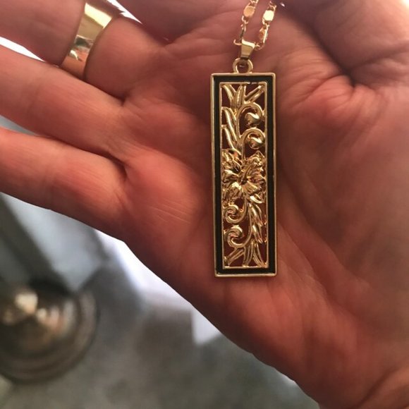 Hibiscus Fern Vertical Necklace - Picture 3 of 3